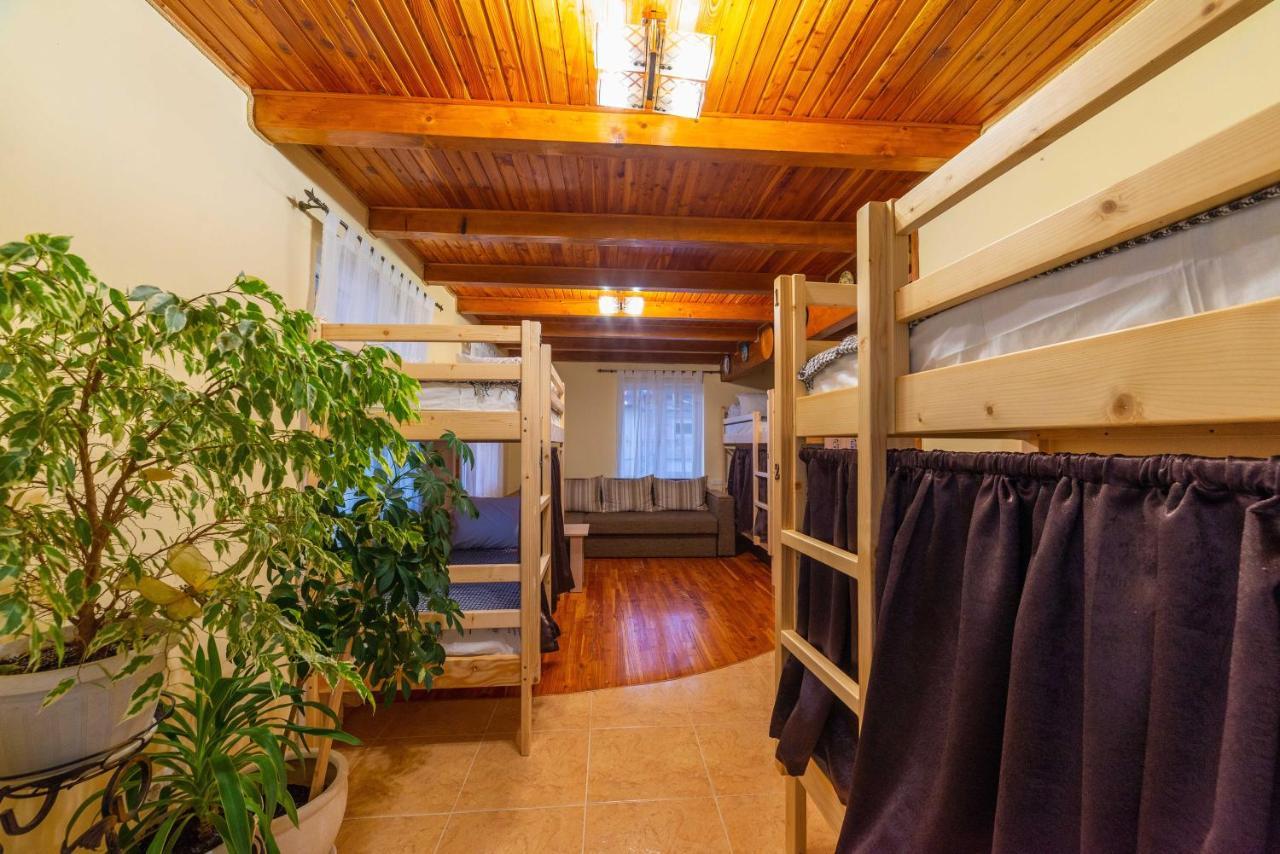Хостел Галіція Kolomiya Exterior photo